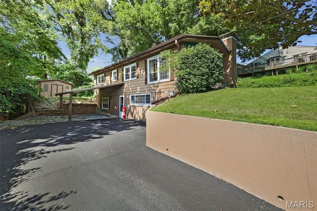 46 Grandview Drive, Collinsville, IL 62234