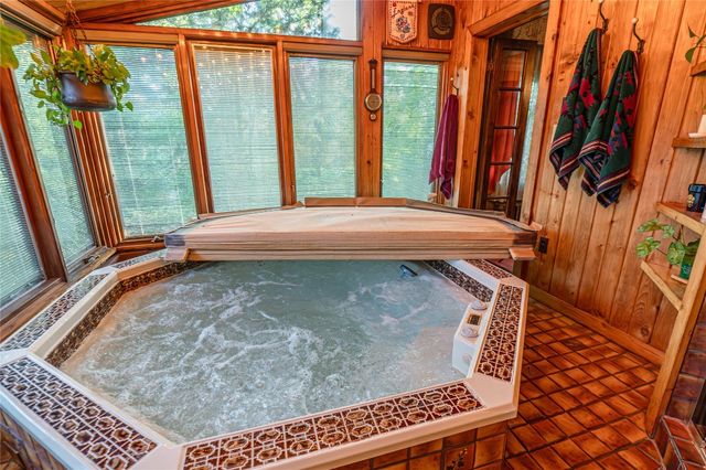 139 MCCLELLAN Street, Cambridge Springs, PA 16403