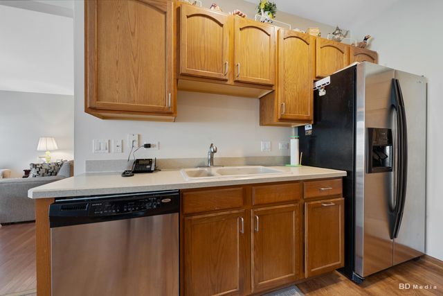 21400 Mays Lake Drive, Crest Hill, IL 60403