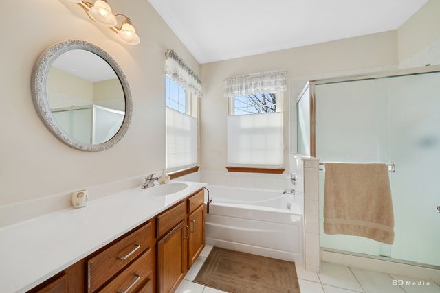 21400 Mays Lake Drive, Crest Hill, IL 60403