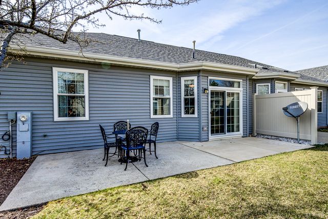 21400 Mays Lake Drive, Crest Hill, IL 60403