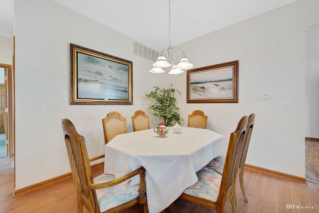 21400 Mays Lake Drive, Crest Hill, IL 60403