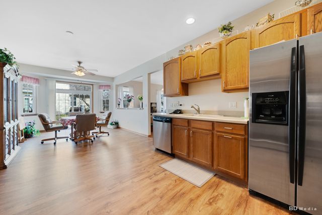 21400 Mays Lake Drive, Crest Hill, IL 60403