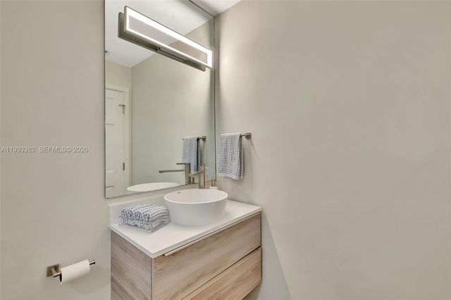 19136 Fisher Island Dr 19136, Miami Beach, FL 33109