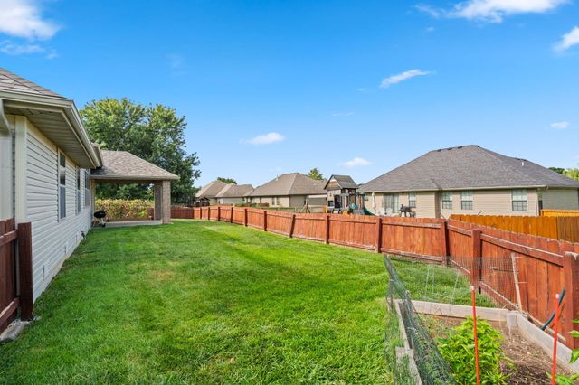 424 Columbine Street, Rogersville, MO 65742