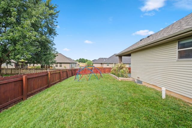424 Columbine Street, Rogersville, MO 65742