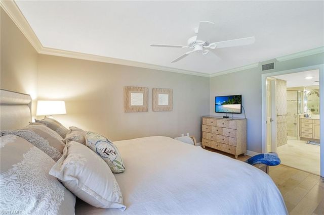 355 Park Shore DR 1-114, Naples, FL 34103