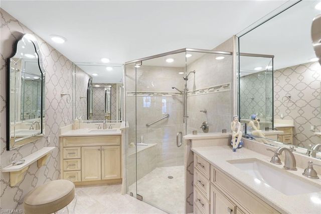 355 Park Shore DR 1-114, Naples, FL 34103