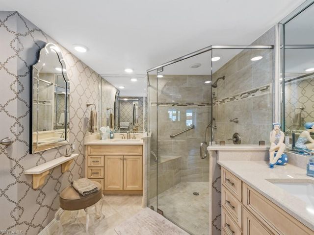 355 Park Shore DR 1-114, Naples, FL 34103