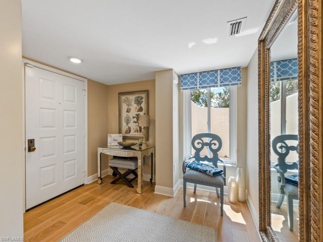355 Park Shore DR 1-114, Naples, FL 34103
