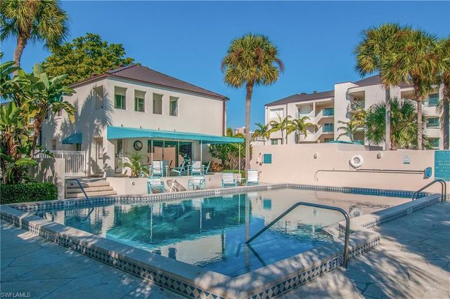 355 Park Shore DR 1-114, Naples, FL 34103