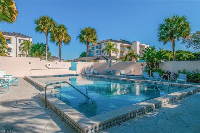 355 Park Shore DR 1-114, Naples, FL 34103