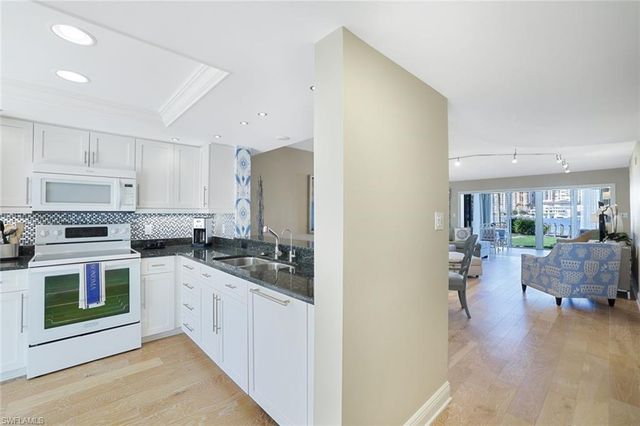 355 Park Shore DR 1-114, Naples, FL 34103