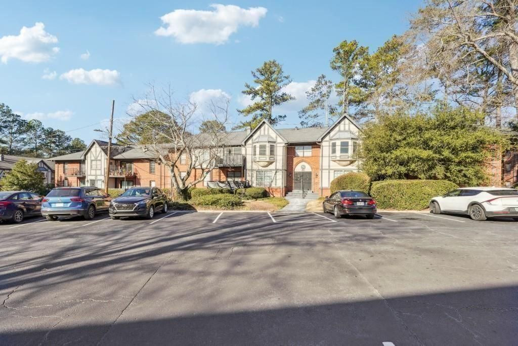 6851 Roswell Road N-20, Sandy Springs, GA 30328