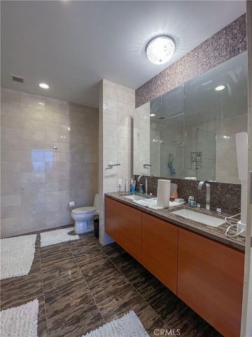 900 W Olympic, Los Angeles, CA 90015