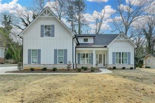 1329 Davis Street, Sugar Hill, GA 30518