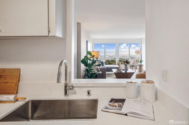 15 Red Rock Way 202N, San Francisco, CA 94109