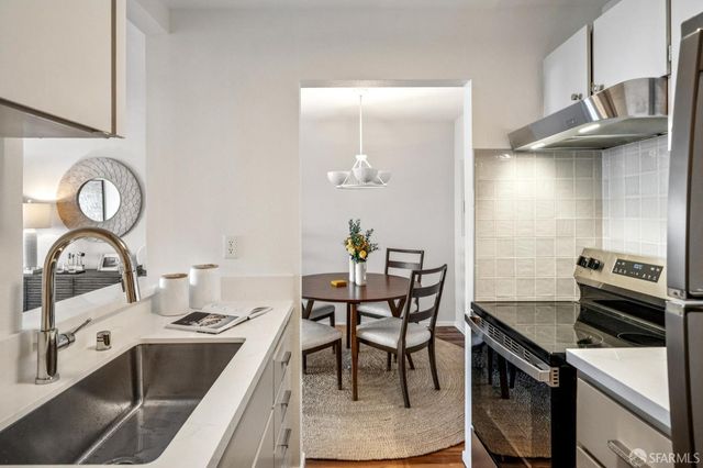 15 Red Rock Way 202N, San Francisco, CA 94109