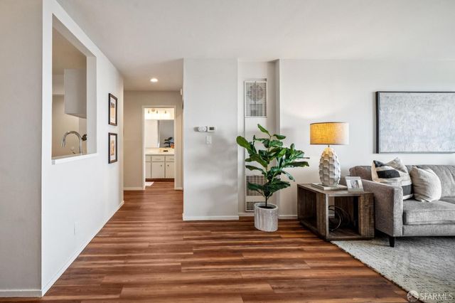 15 Red Rock Way 202N, San Francisco, CA 94109