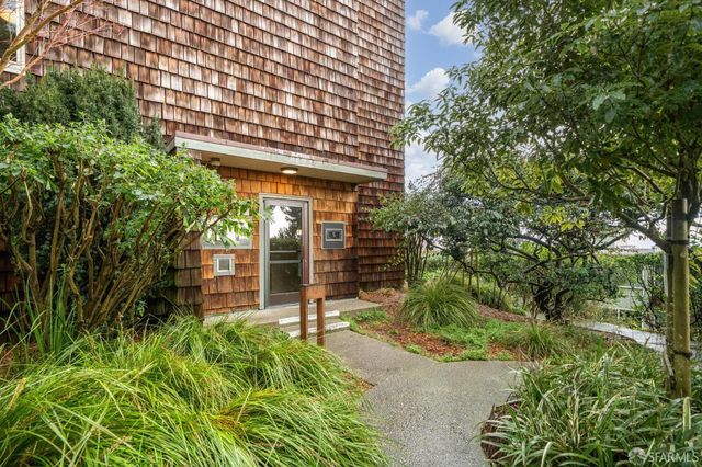 15 Red Rock Way 202N, San Francisco, CA 94109