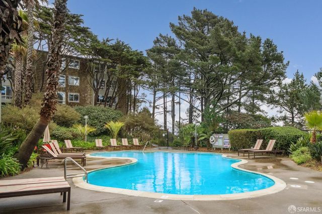 15 Red Rock Way 202N, San Francisco, CA 94109