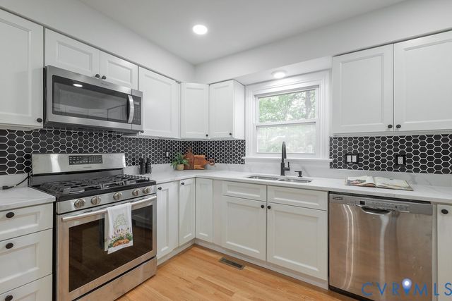 11840 Winfore Dr, Midlothian, VA 23113