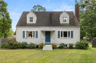 38 Muncey Road, Bay Shore, NY 11706