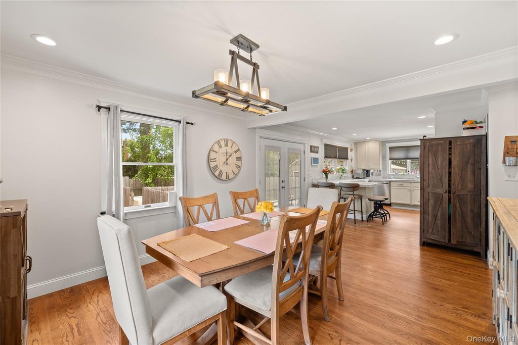 38 Muncey Road, Bay Shore, NY 11706 — photo 3