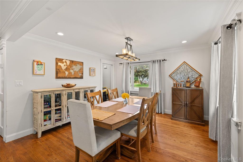 38 Muncey Road, Bay Shore, NY 11706 — photo 4