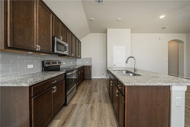 2008 Viva Road, Bryan, TX 77807