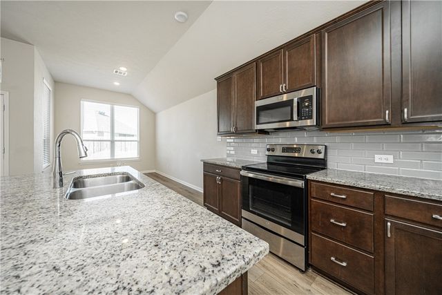 2008 Viva Road, Bryan, TX 77807