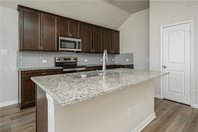 2008 Viva Road, Bryan, TX 77807