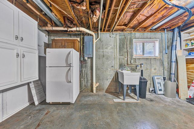 6281 Burnt Chimney RD, Wirtz, VA 24184