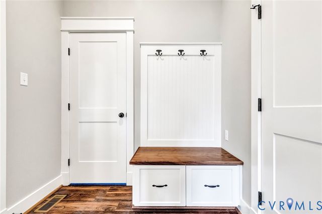 4990 Hundley Pl, Mechanicsville, VA 23111