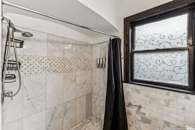 162 Davis Court, San Antonio, TX 78209