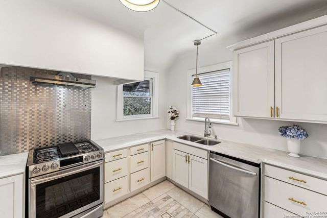 162 Davis Court, San Antonio, TX 78209