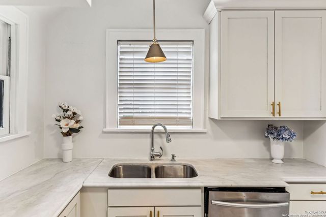 162 Davis Court, San Antonio, TX 78209
