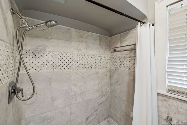 162 Davis Court, San Antonio, TX 78209