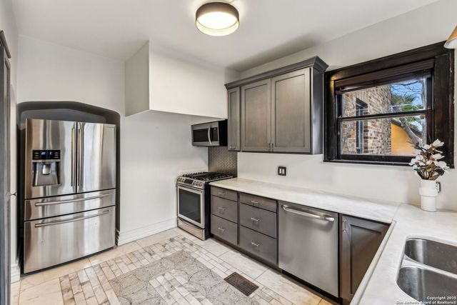 162 Davis Court, San Antonio, TX 78209