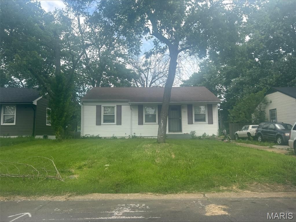 321 Midlothian Road, St Louis, MO 63137