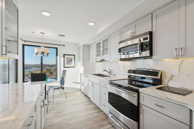 2950 Dean Parkway 1705, Minneapolis, MN 55416