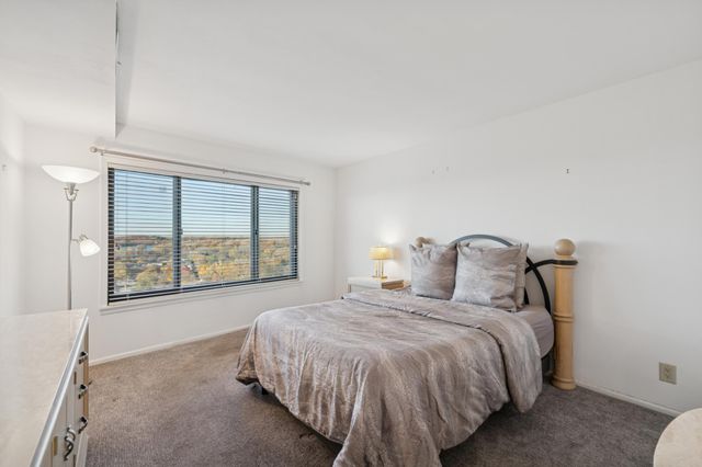 2950 Dean Parkway 1705, Minneapolis, MN 55416