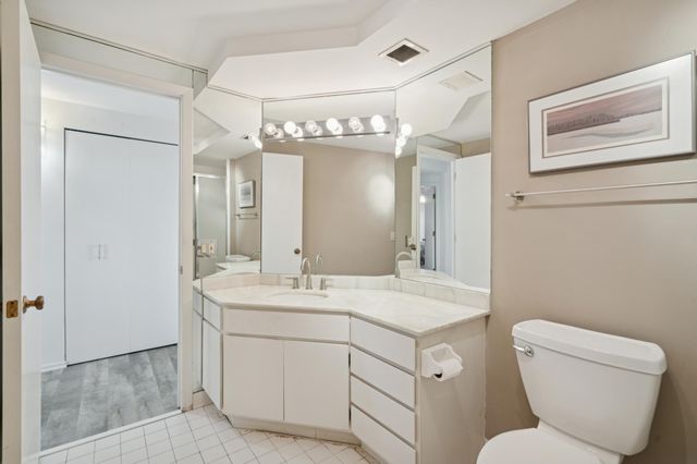 2950 Dean Parkway 1705, Minneapolis, MN 55416