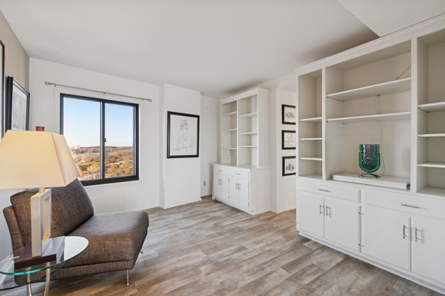 2950 Dean Parkway 1705, Minneapolis, MN 55416