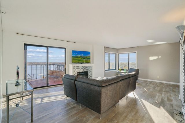 2950 Dean Parkway 1705, Minneapolis, MN 55416