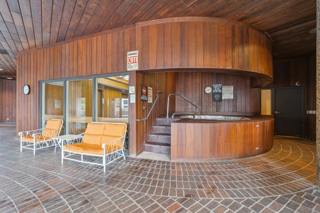 2950 Dean Parkway 1705, Minneapolis, MN 55416