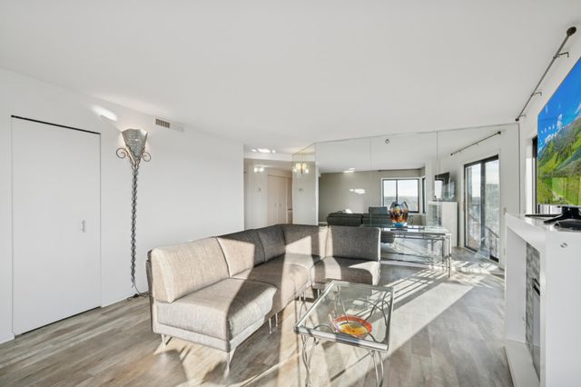 2950 Dean Parkway 1705, Minneapolis, MN 55416