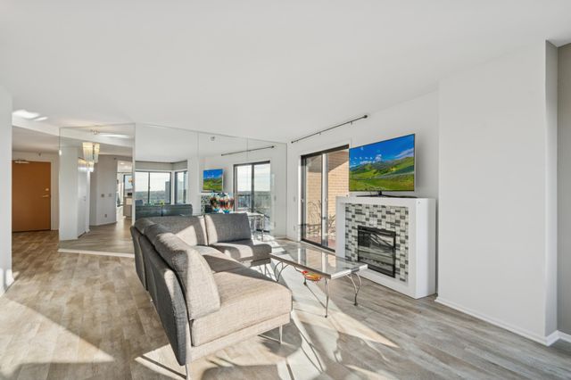 2950 Dean Parkway 1705, Minneapolis, MN 55416