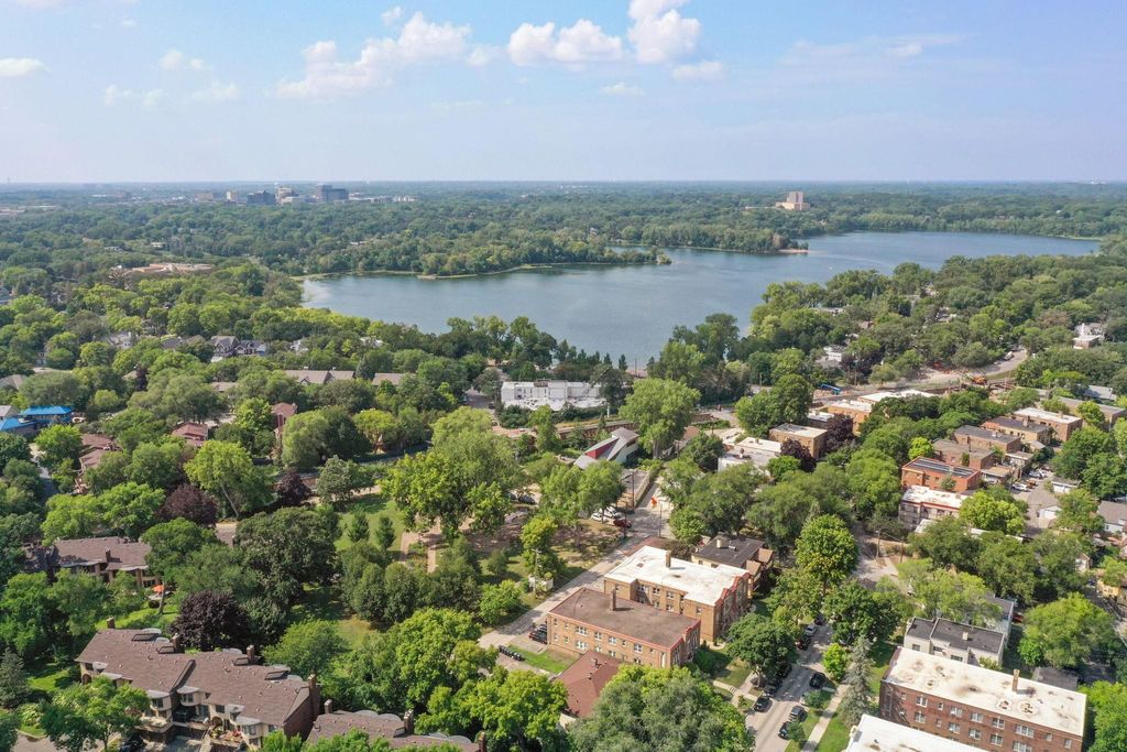 2950 Dean Parkway 1705, Minneapolis, MN 55416