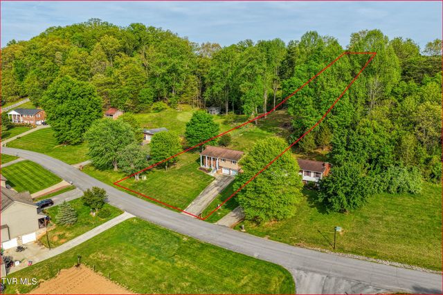 820 South Sherbrooke Circle, Mount Carmel, TN 37645